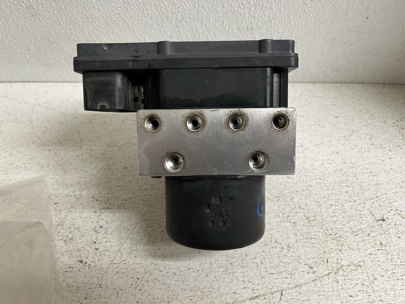 2004-2007 Nissan Titan NON-VDC 4x4 w Limited Slip Diff ABS Brake Pump Module