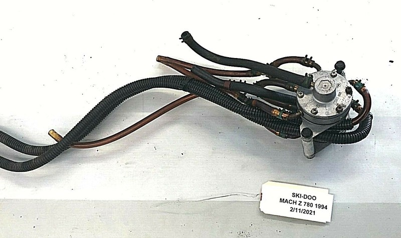 Ski-doo Mach Z 779 Fuel Pump Assy 1994 model F Chassis 403900700 1510 miles!