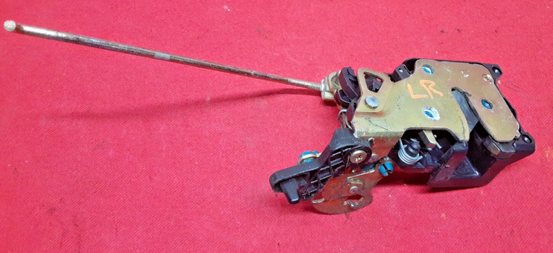 2004 - 2008 Chevrolet Chevy Aveo LEFT REAR DRIVER Door Lock Latch