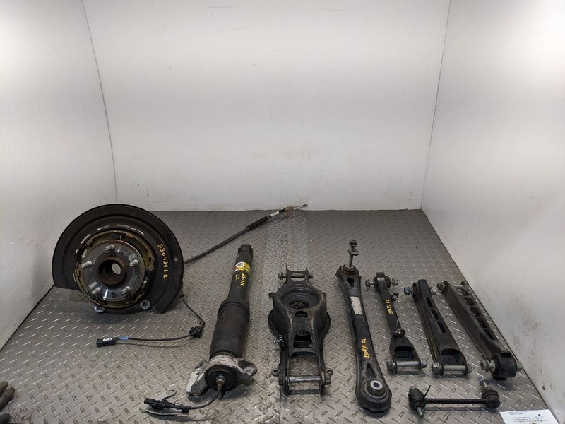 116 17 18 19 CADILLAC SEDAN CTS-V LT4 OEM LH DRIVER REAR SPINDLE & ARMS #112