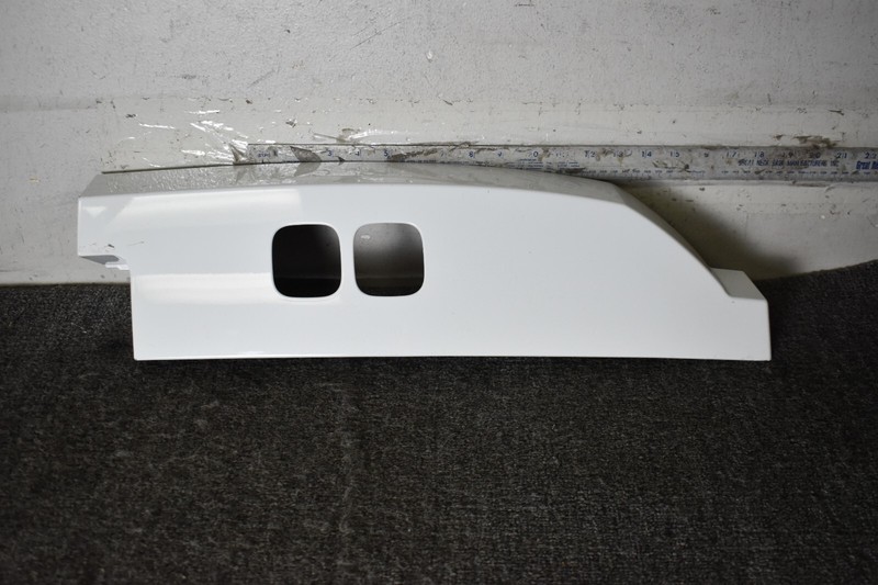 2020-23 LAND ROVER DEFENDER 110 REAR LEFT QUARTER TRIM MOLDING TAILLIGHT COVER