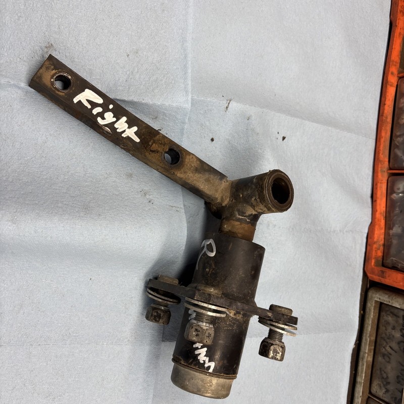 Vintage Ezgo 1970’s 80’s ? Marathon Front Right Wheel Hub And Spindle