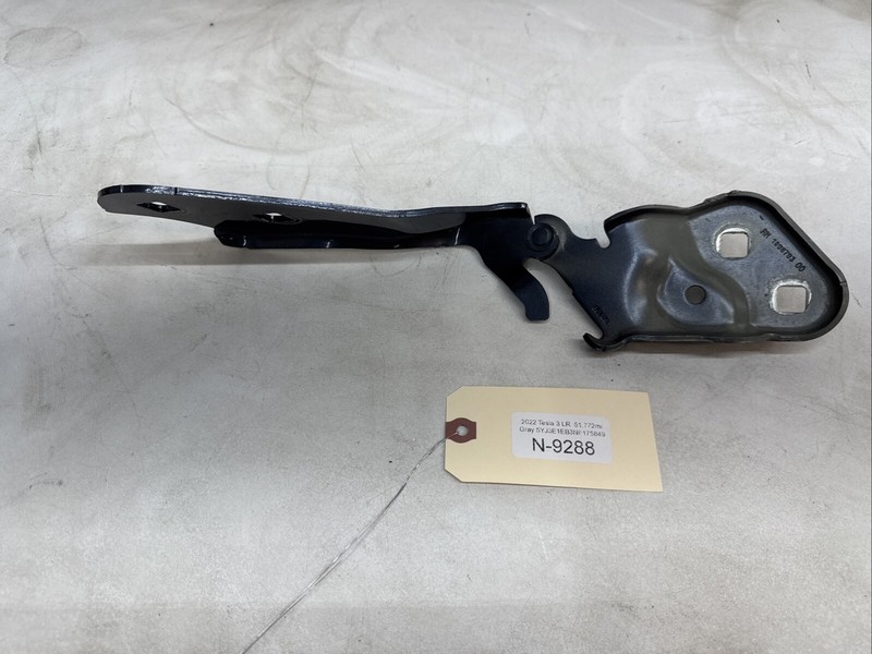 17-20 Passenger Side Front Bonnet Hood Hinge Tesla M31098793-00 9288 B82