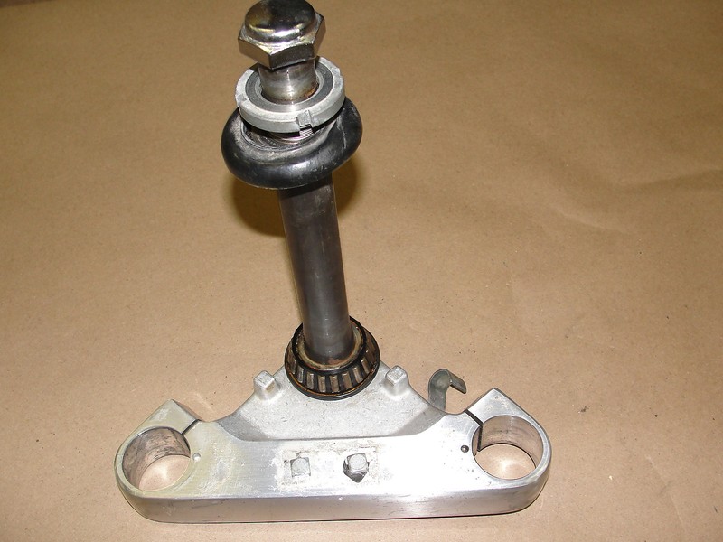 98 SUZUKI LS 650 SAVAGE LOWER TRIPPLE TREE TRIPLE LS650