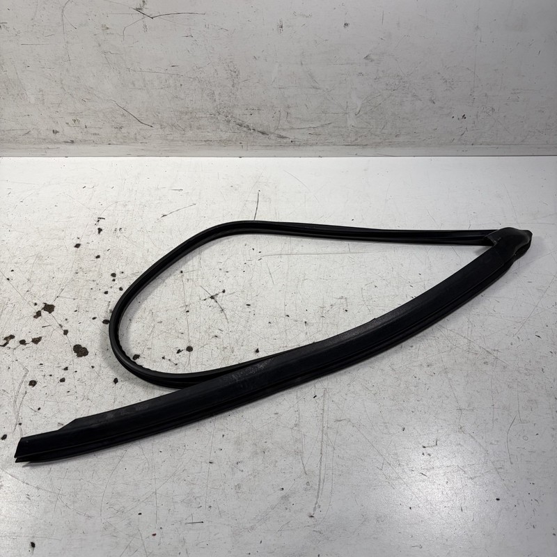 93-97 Honda Del Sol Left Door Window Run Channel 72275-SR2-003 OEM