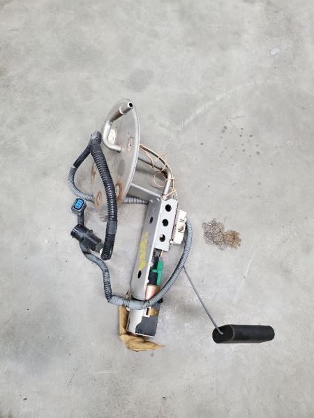 Fuel Pump Assembly Fits 04 CROWN VICTORIA 272339