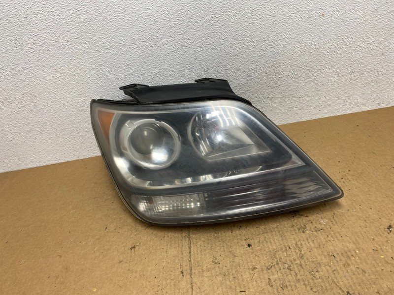 2009 2010 2011 Kia Borrego Right Passenger Side Halogen Headlight OEM AC3642 DW