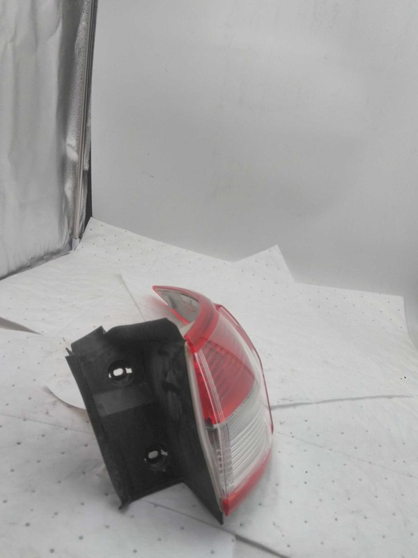 2015 Ford Escape Right Tail Light Assembly White OEM 574953 Used 124K Miles