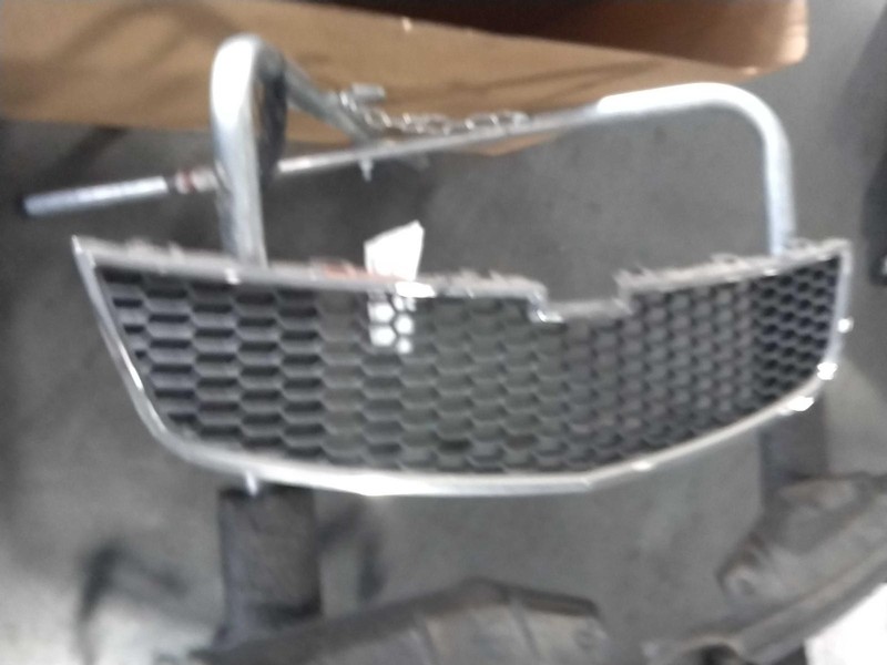 2012 Chevrolet Cruze Gold OEM Grille 96981100 Used 94K Miles