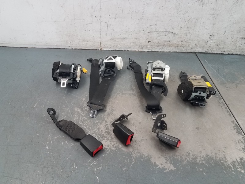 2008 Mercedes Benz AMG C 63 Seat Belt Set #9566 K2
