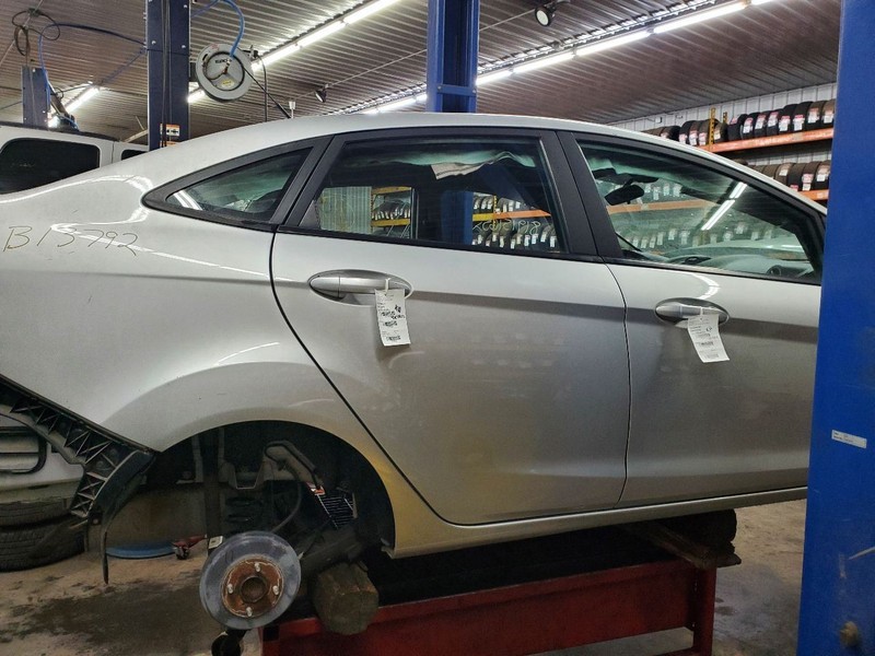 Passenger Rear Side Door 4 Door Sedan Power Window Fits 16-19 FIESTA 305422