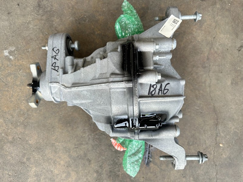 17-20 Alfa Romeo Giulia 2.0L REAR CARRIER DIFFERENTIAL OEM