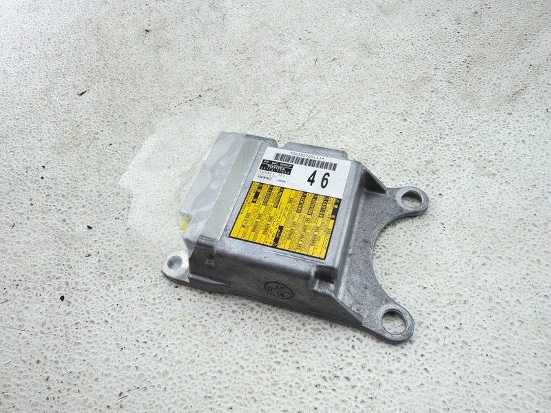 2015Toyota prius Control Module SRS Computer OEM