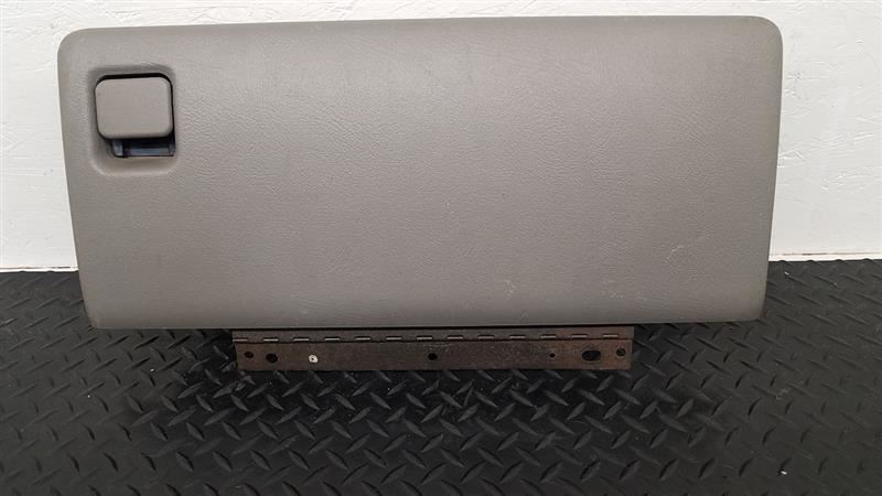 01-06 GMC Yukon Glove Box Light Gray OEM 15807878