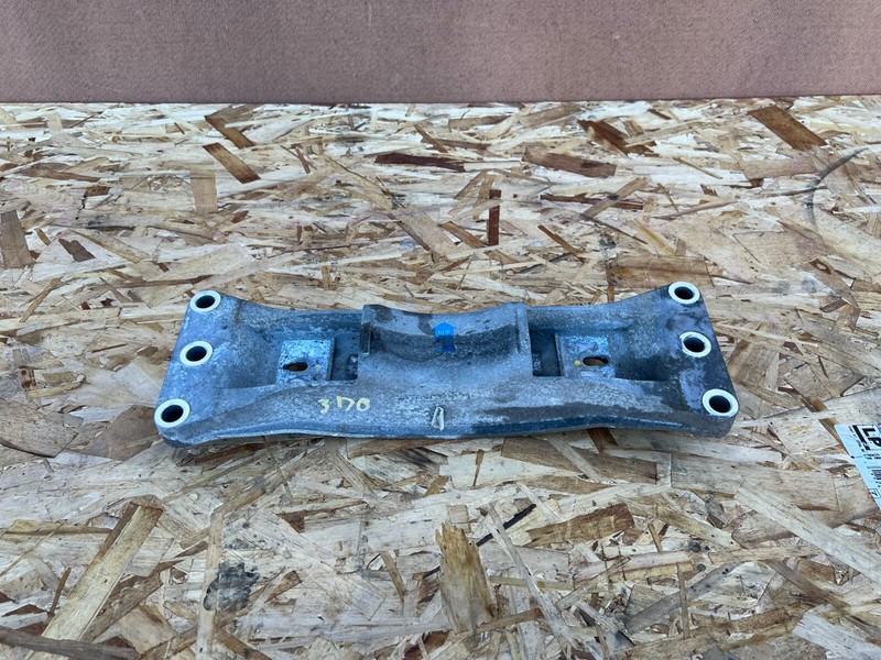 HYUNDAI GENESIS & G80 SEDAN 2015-2020 OEM TRANSMISSION BRACKET SUPPORT 5.0L V8