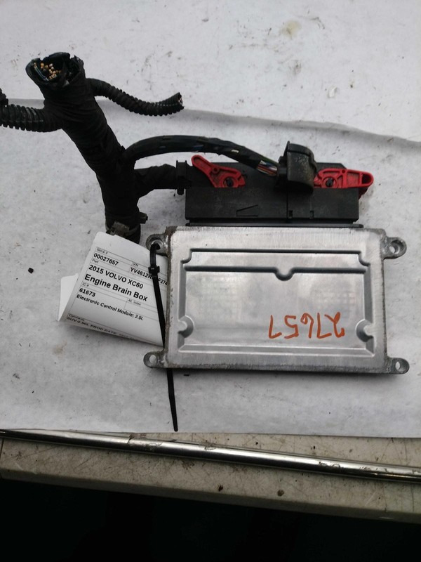 2015 Volvo XC60 Engine Control Module ECM 2.5L Silver OEM 149K Miles