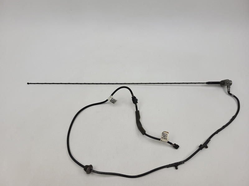 2019-2025 Chevrolet Silverado 1500 Right Fender Audio Radio Antenna OEM 84605939