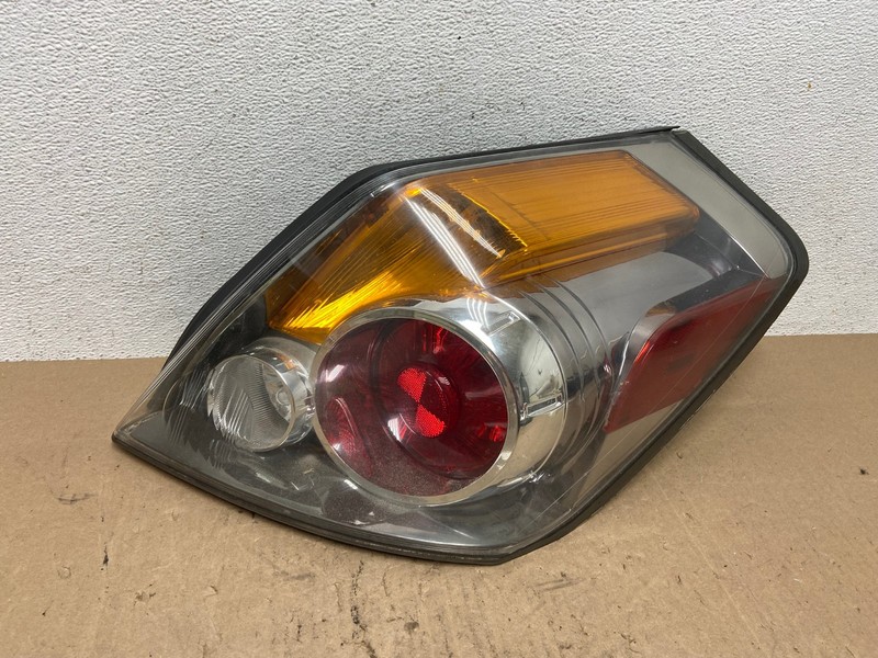 2007 to 2012 Nissan Altima Right Passenger Rh Side Tail Light AE6525 LK