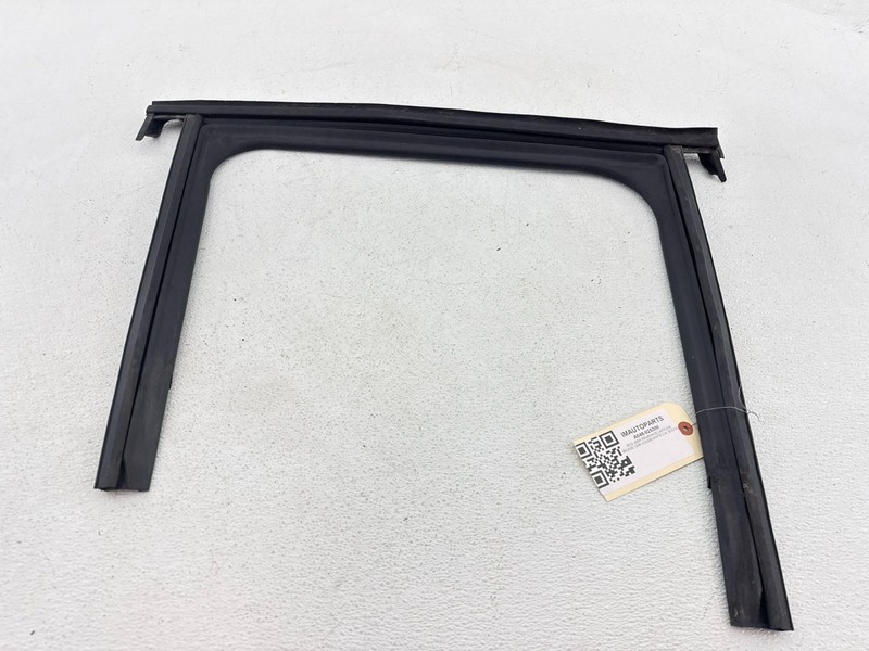 2015-2021 JEEP RENEGADE rear right window DOOR inner WEATHERSTRIP SEAL OEM