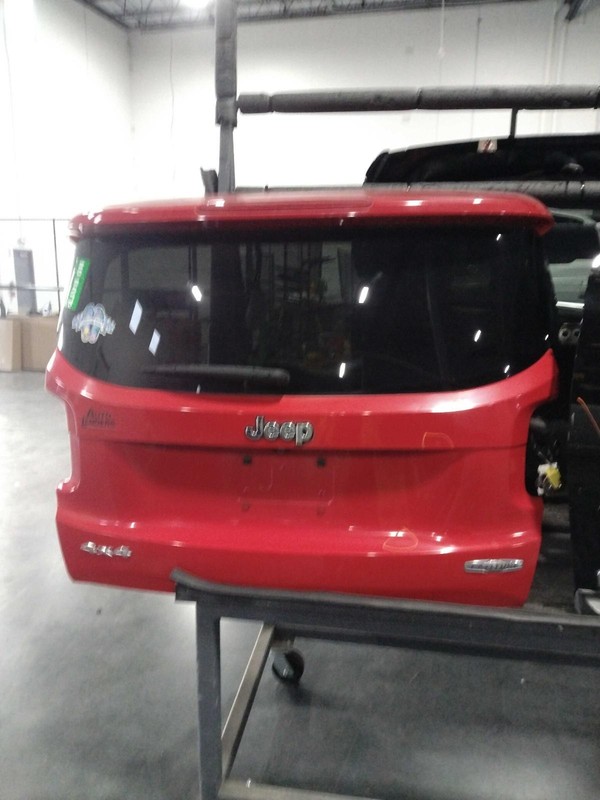 Used Deck Lid fits: 2015 Jeep Renegade wiper spoiler w/camera privacy tint glass