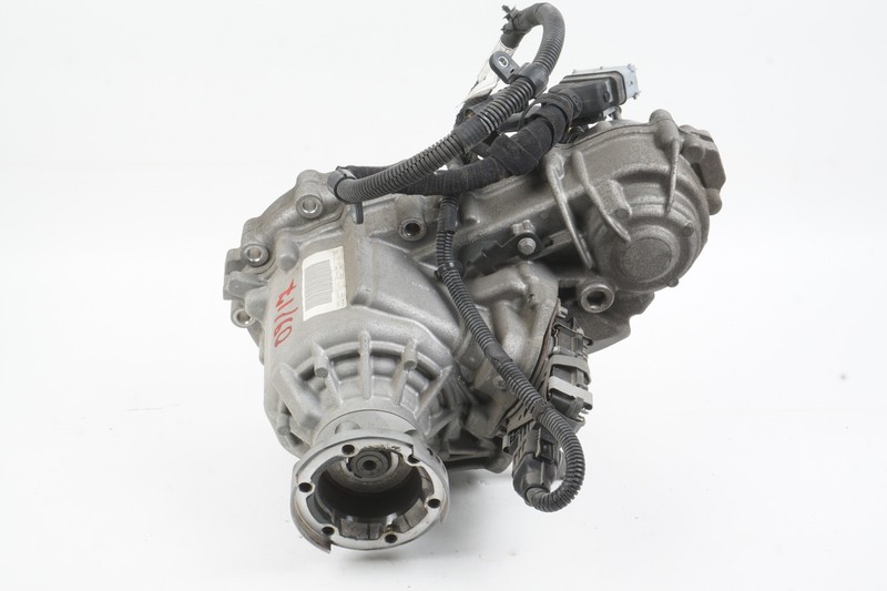 2017 - 2019 ALFA ROMEO GIULIA 2.0L TRANSMISSION TRANSFER CASE 00552837900 OEM