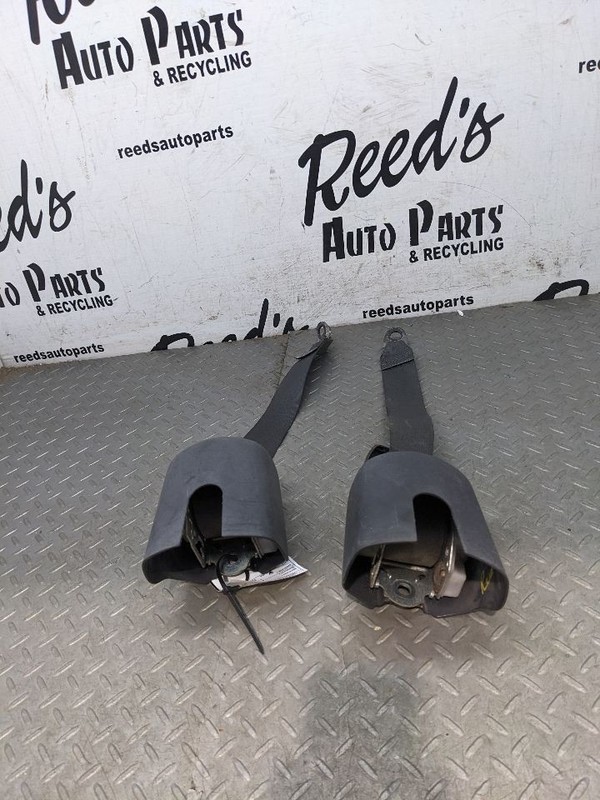 07-10 Jeep Wrangler JKU 4Dr Rear Seat Belt Pair Driver & Passenger O 118