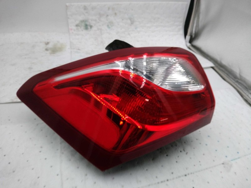 2019 Chevrolet Equinox Left Tail Light Assembly Black OEM 667429 90K Miles