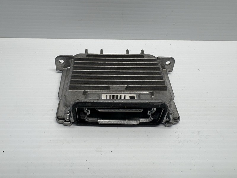 17-22 Maserati Levante M161 Xenon HID Headlight Ballast Module Unit OEM