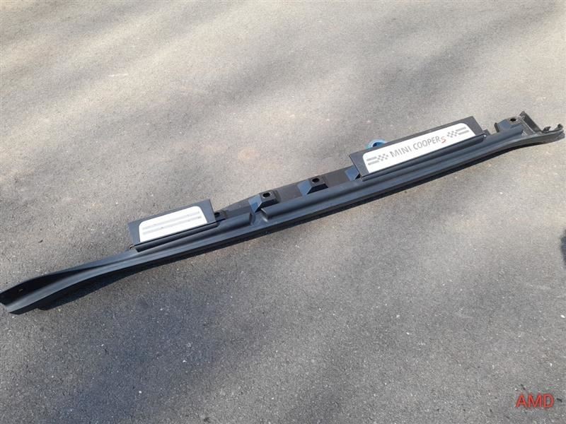 2011 Mini Cooper S Countryman R60 Right Passenger Skirt Rocker Panel Cover