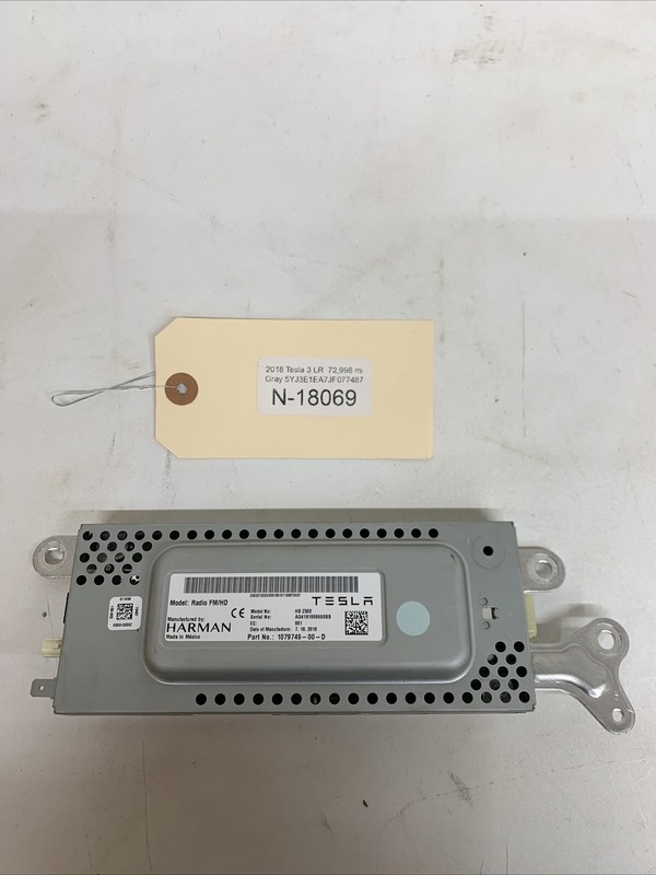 Tesla 3 FM HD Radio Receiver Control Module 1079749-00D HARMAN BECKER 18069 B114