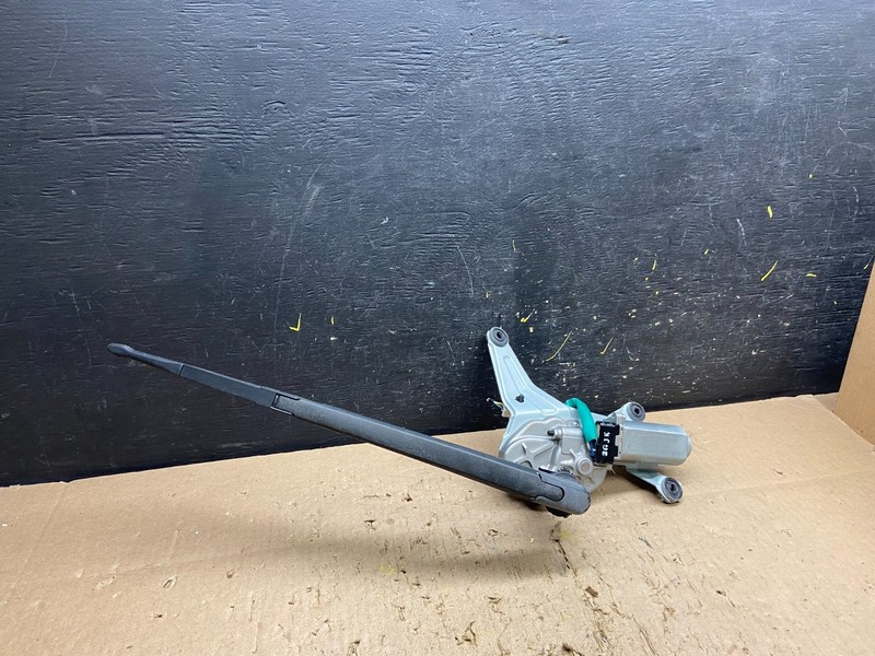 2010 - 2012 Hyundai Santa Fe Rear Glass Windshield Wiper Motor t8692 DG