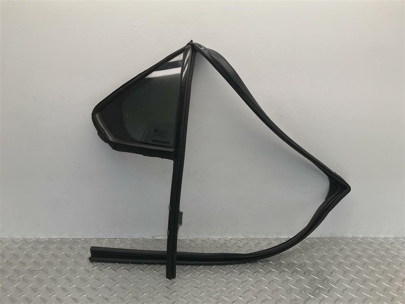 2010-2017 CHEVY EQUINOX REAR RIGHT Passenger Rear Door Vent Glass OEM 22810021