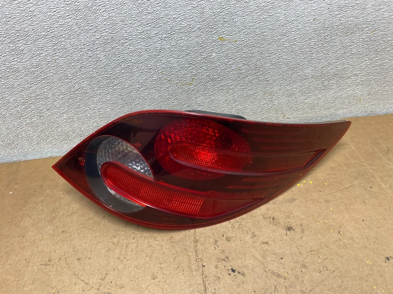 2006 to 2010 Mercedes W251 R-Class Right RH Smoked Tail Light X7072 PS