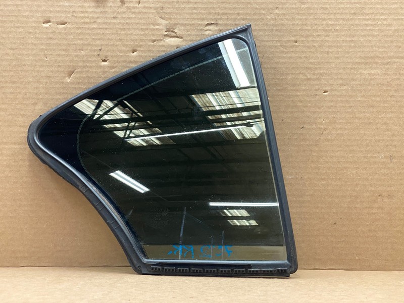 2014-2016 INFINITI Q50 REAR RIGHT PASSENGER SIDE QUARTER WINDOW GLASS OEM LOT782