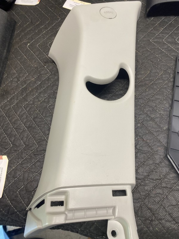 2019 Kia Sorento L Left Rear Top Pillar OEM 85950-C6000BGA