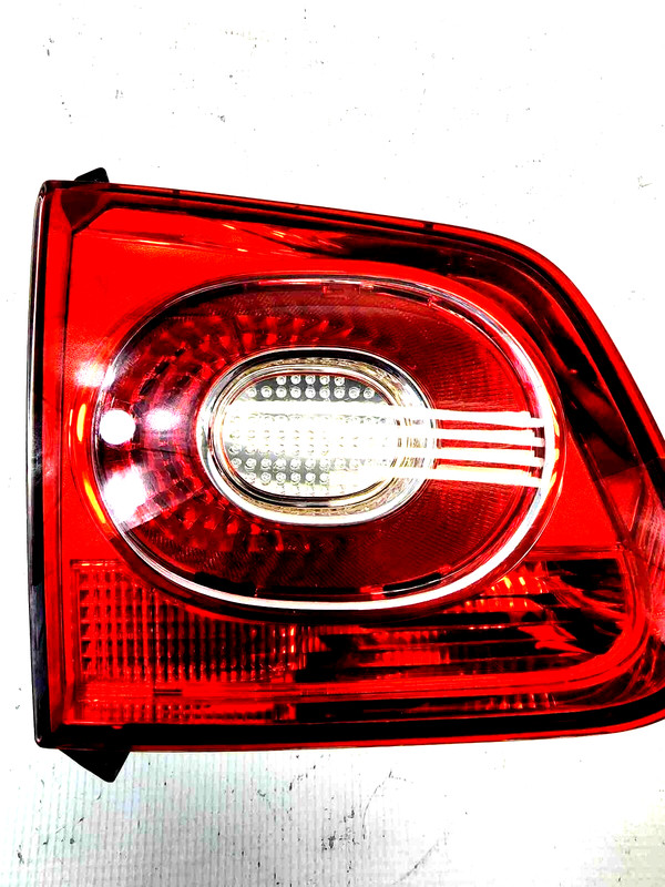 2010 VW Tiguan LH Driver SIde Inner Gate Tail Light Assembly Light Scratch