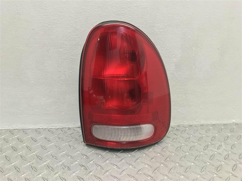 98 99 00 01 02 03 DURANGO CARAVAN VOYAGER PASSENGER SIDE TAIL LAMP OEM