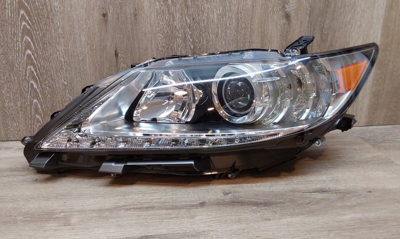 2013-2015 Lexus ES350 ES300h Driver Side Xenon HID Headlight ASSY OEM