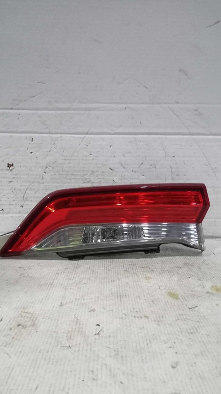 2017 Honda CR-V Right Tail Light Assembly White OEM 653715 124K Miles