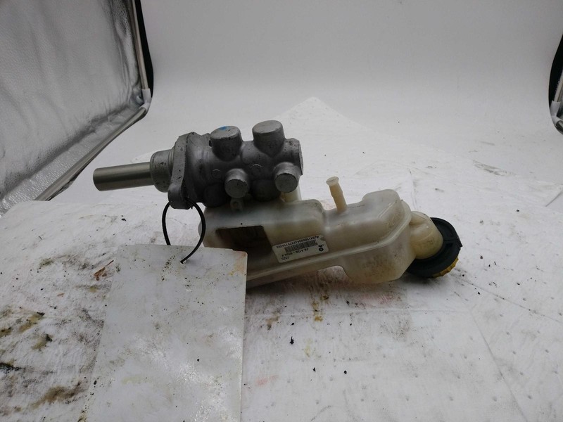 2016 Jeep Compass Brake Master Cylinder OEM 05175093AA White 140K Miles