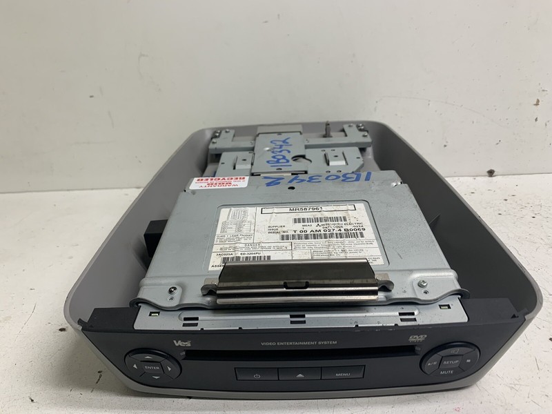 2004-2005 Mitsubishi Endeavor Rear Roof Overhead DVD Screen Video MR587961