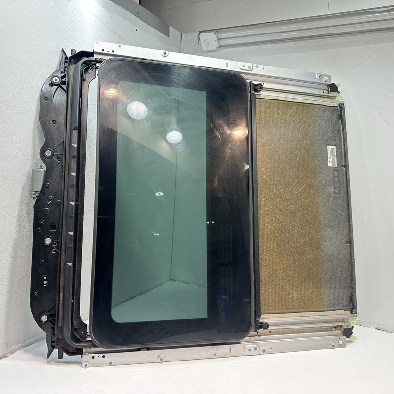 2010-2016 MERCEDES E350 W212 SEDAN SUNROOF FRAME TRACK & GLASS & SUN SHADE OEM