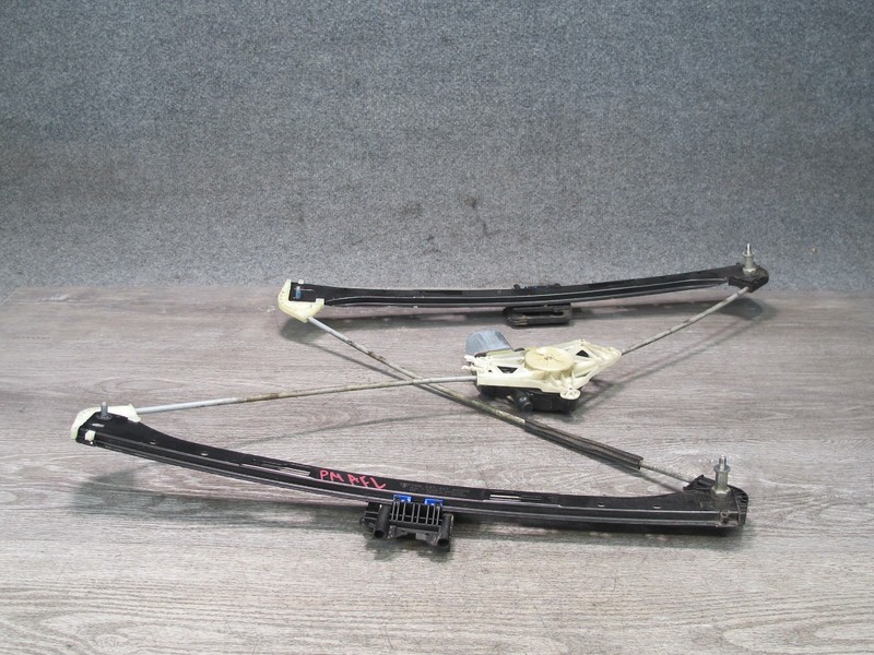 2015-2018 PORSCHE MACAN FRONT LEFT DOOR WINDOW REGULATOR W MOTOR 95B837461