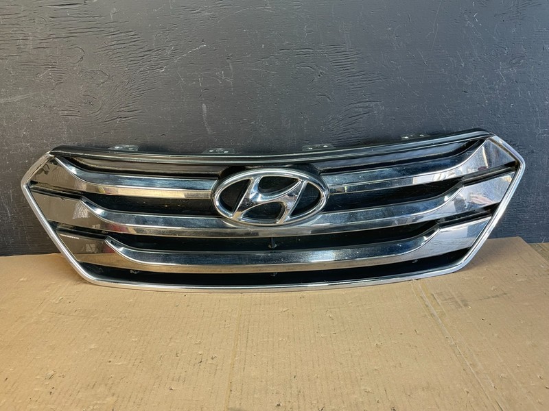 2013 to 2016 Hyundai Santa Fe Front Upper Grill Grille OEM AD8521 DG