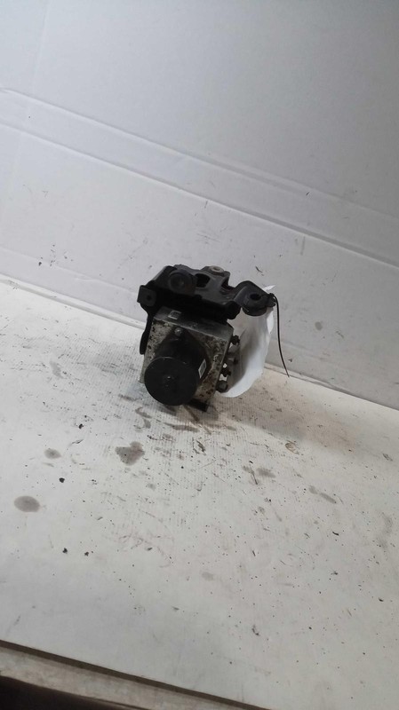 2016 Chevrolet Malibu ABS Pump & Motor Assembly OEM 148K FWD Silver 20940578