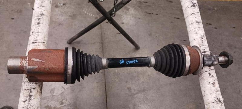 21-'25 CHEVROLET TRAILBLAZER Right passenger front Axle Shaft AWD 5k miles OEM