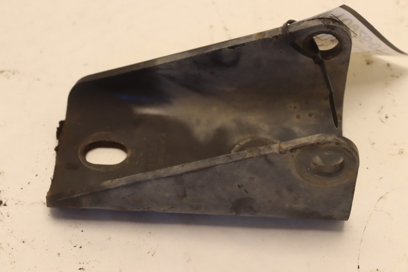 2013-2021 PETERBILT 579 PACCAR SHOCK STRUT BRACKET SUPPORT MOUNT B11-6060 OEM