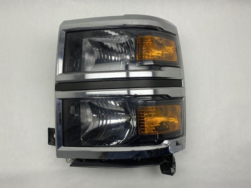 Left Driver Headlight Fits 2014-2015 Chevrolet Silverado 1500 83950 **Damaged**