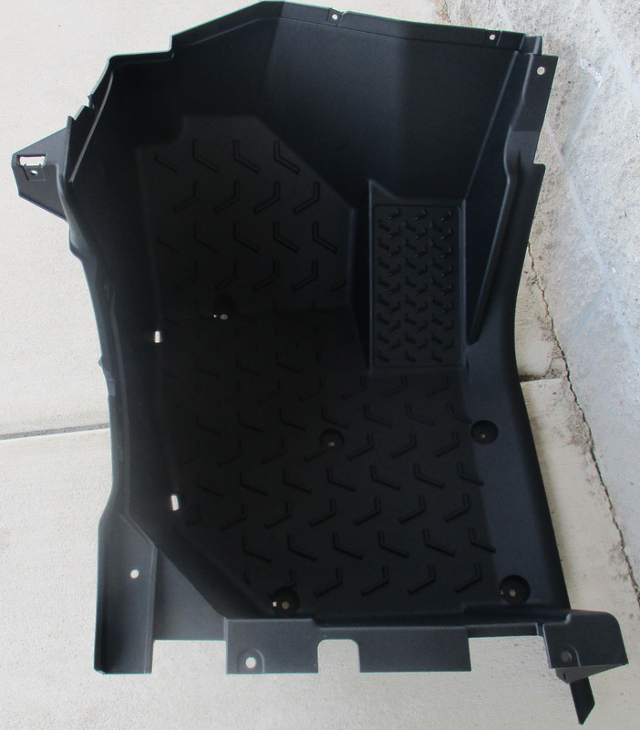 2MB-F7421-01-00 Yamaha Wolverine Footrest