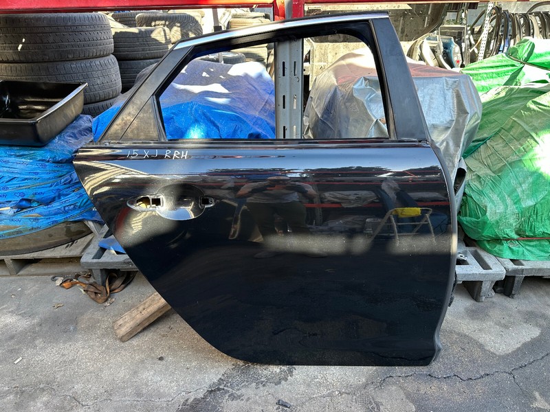 14-19 JAGUAR XJ XJR REAR RIGHT PASSENGER SIDE DOOR SHELL Black OEM